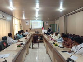 برگزاری جلسه شورای مدیران با حضور ریاست محترم مرکز و معاونین مرکز و روسای بخش ها